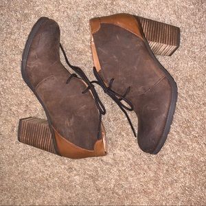 NWT Tommy Hilfiger Booties
